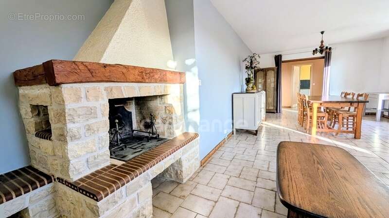 Maison à SEGONZAC