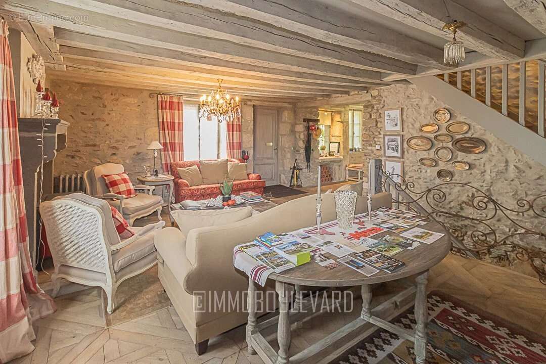 À vendre, Maison de charme à Boussac (23) vue château - photo 11