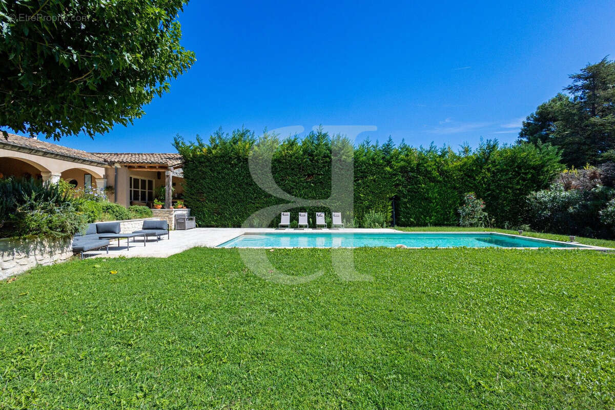 Maison à MAUSSANE-LES-ALPILLES