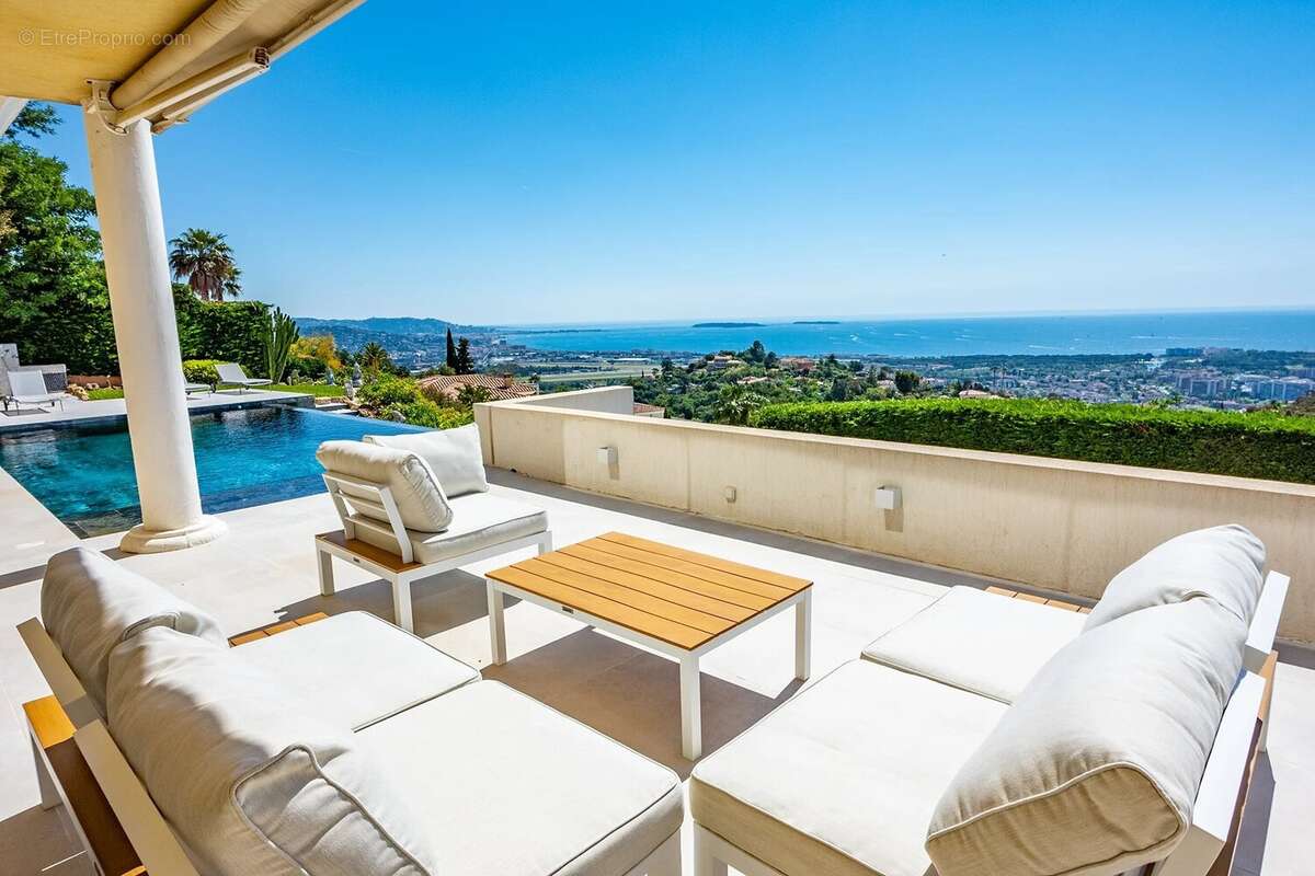 Maison à MANDELIEU-LA-NAPOULE