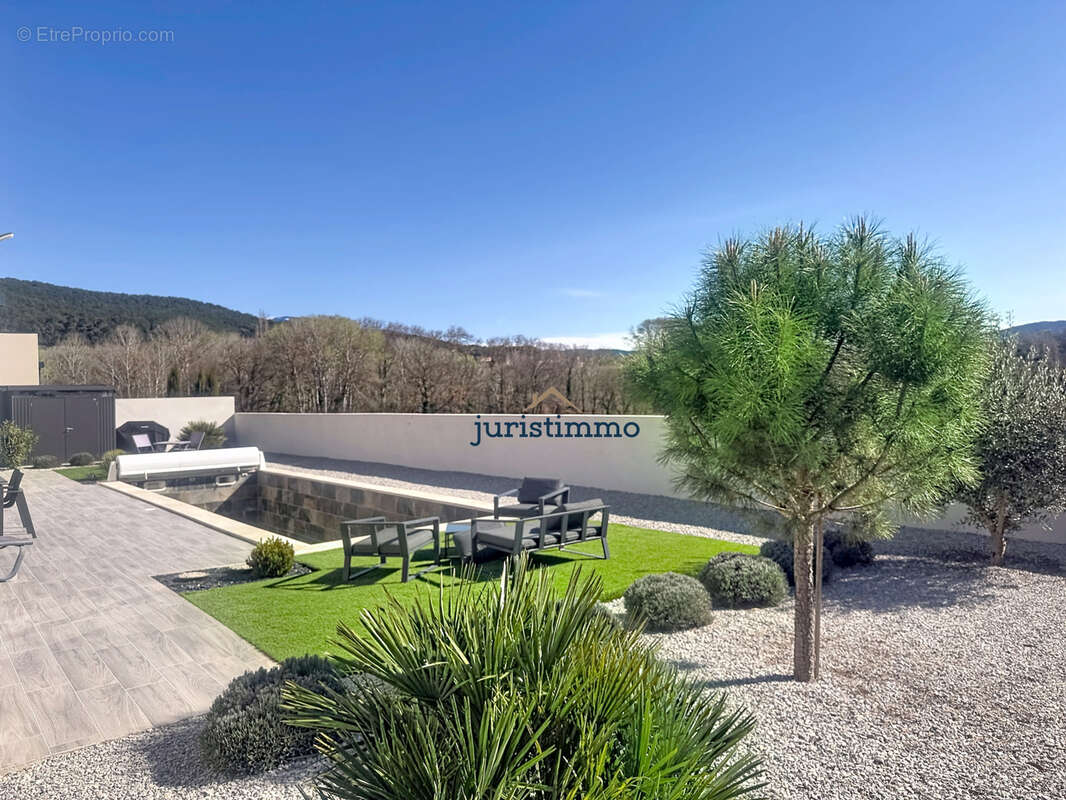 COUP DE COEUR ! Villa d’architecte contemporaine de 2023 avec piscine, garage et vue dégagée à 180o à Vaison-l - photo 3
