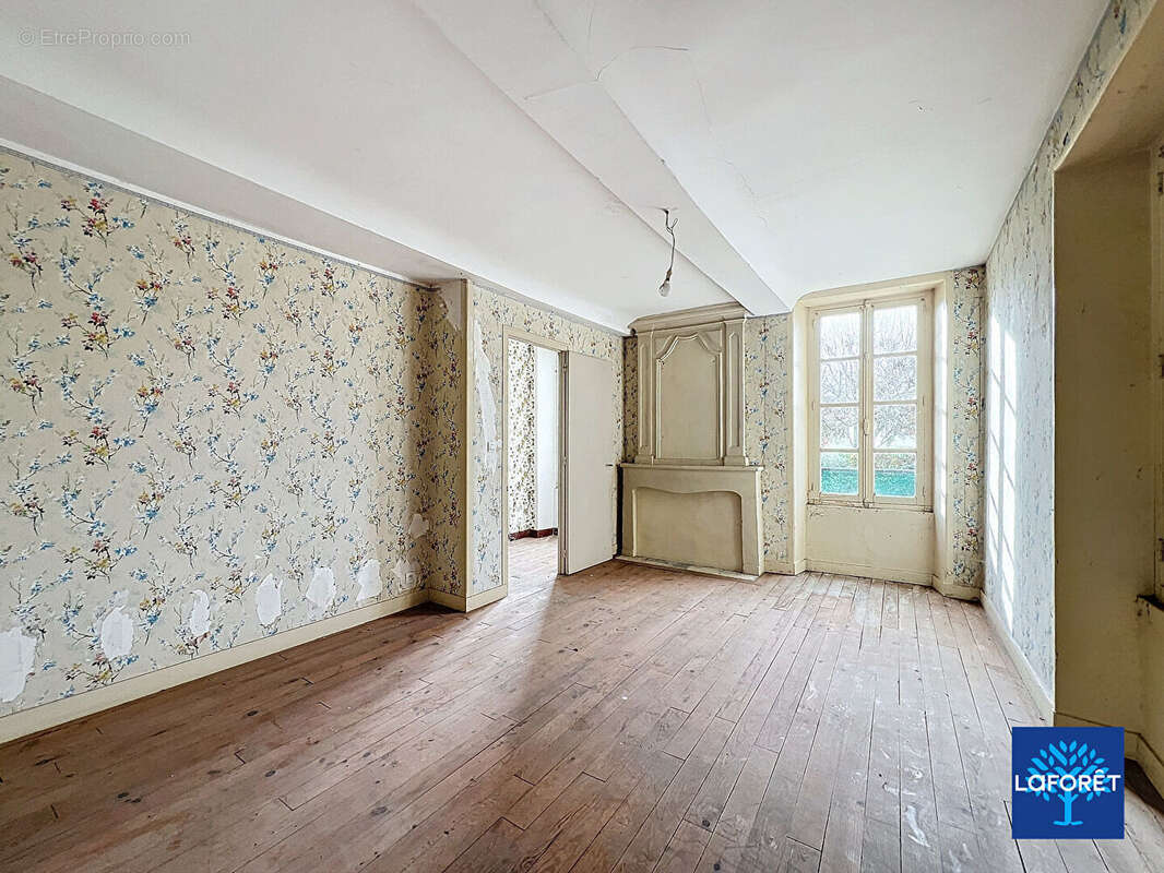 Maison à LAIZE-LA-VILLE