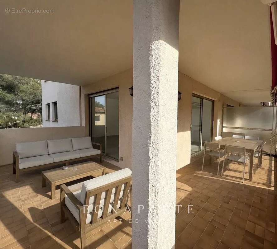 Saint raphael / santa lucia - appartement rénové - terrasse 22 m² - photo 2