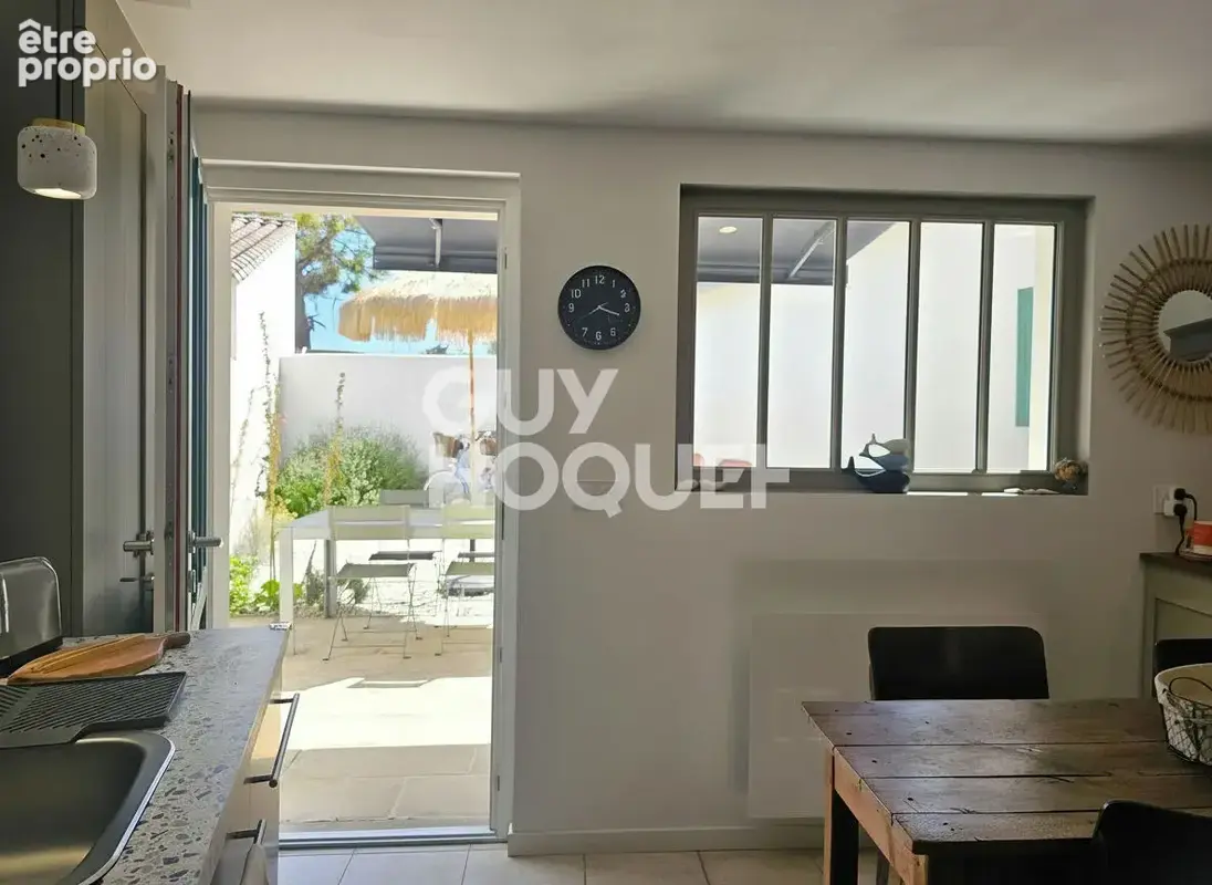La flotte,  maison rénovée avec cour plein sud - photo 2