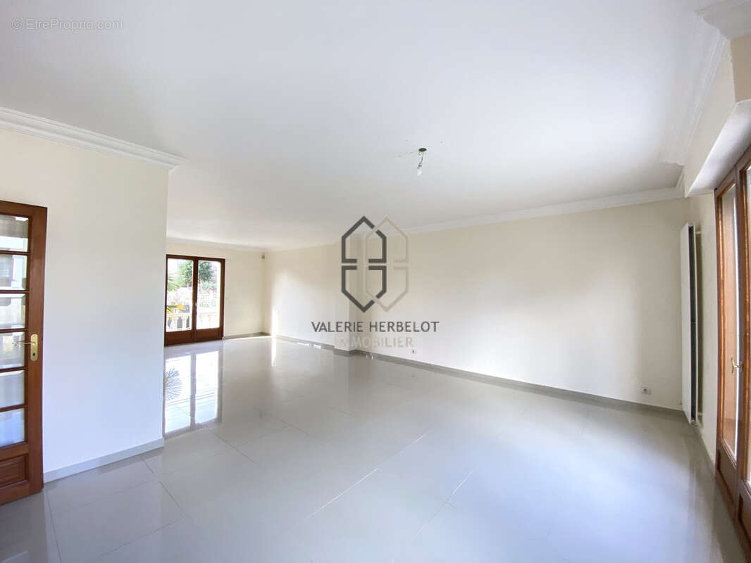 Maison à ORMESSON-SUR-MARNE