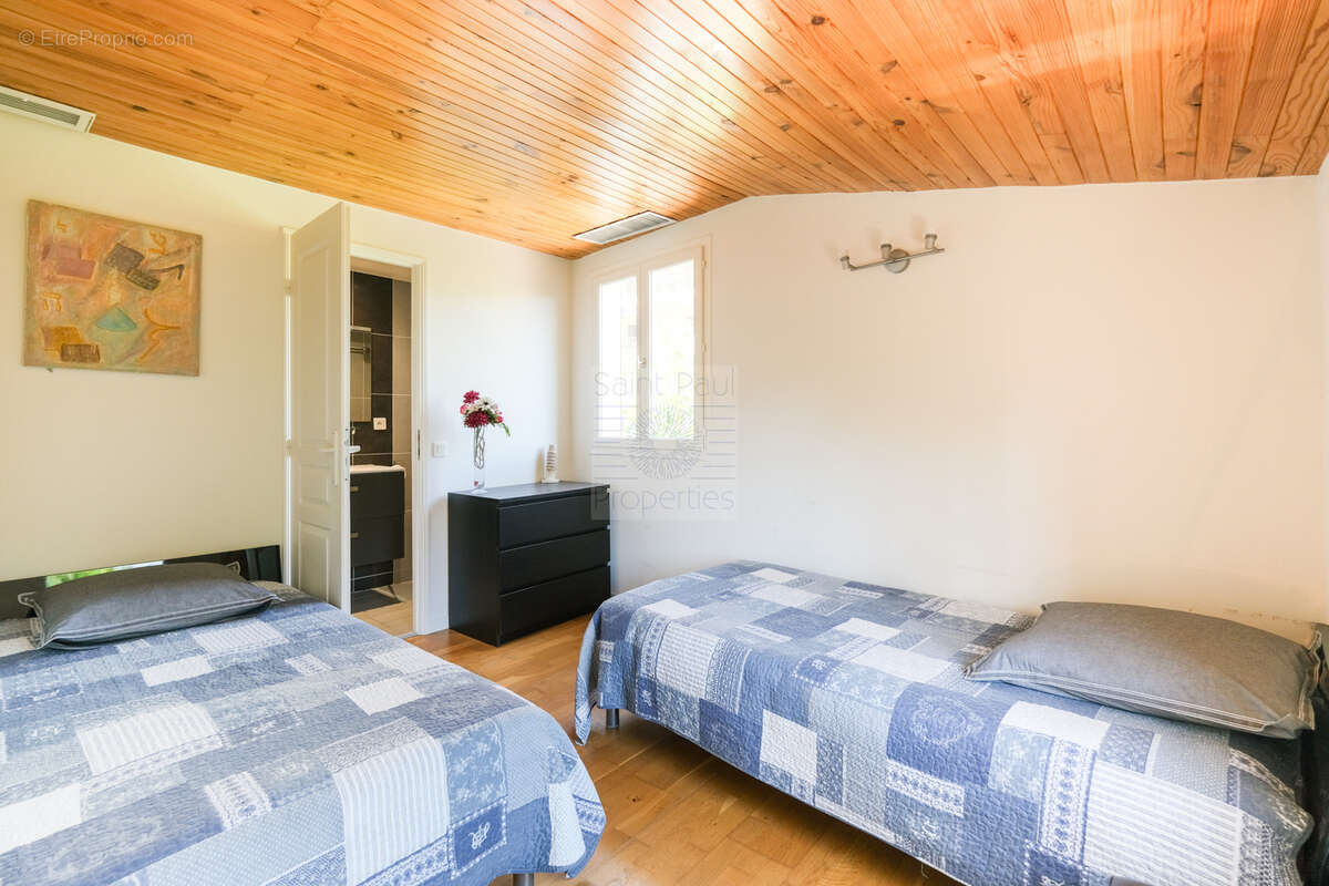 CHARME et CALME ABSOLU - MAISON 156m2 - Saint-Laurent-du-Var - photo 24
