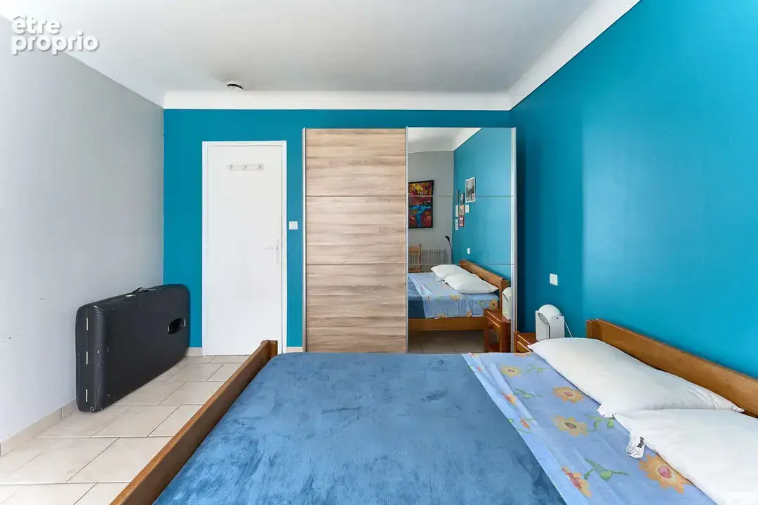 Maison avec vie de plain-pied - 4 chambres - Terrain de plus de - photo 4