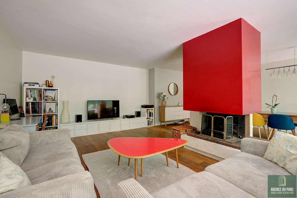 Appartement 111 m2, 2 chambres, cheminée,  balcon/ terrasse de 16 m2, exposition sud, - photo 3