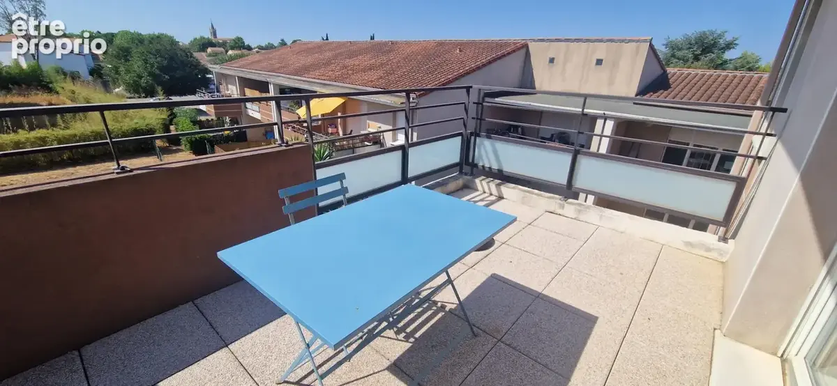 Appartement à GARONS