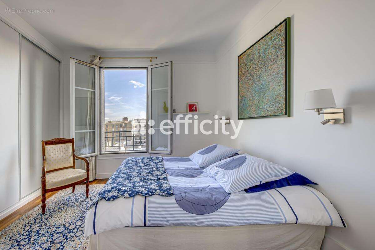 Appartement à LEVALLOIS-PERRET