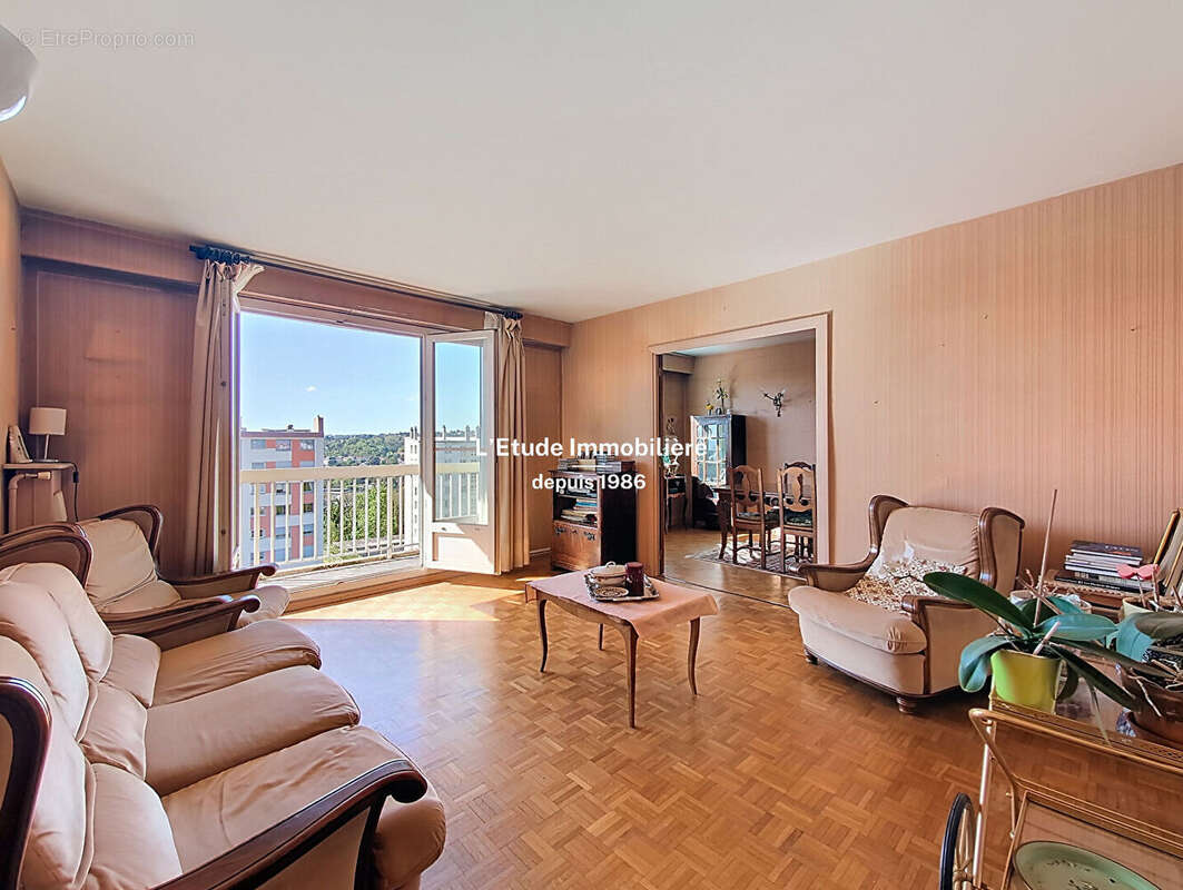 Appartement à CALUIRE-ET-CUIRE