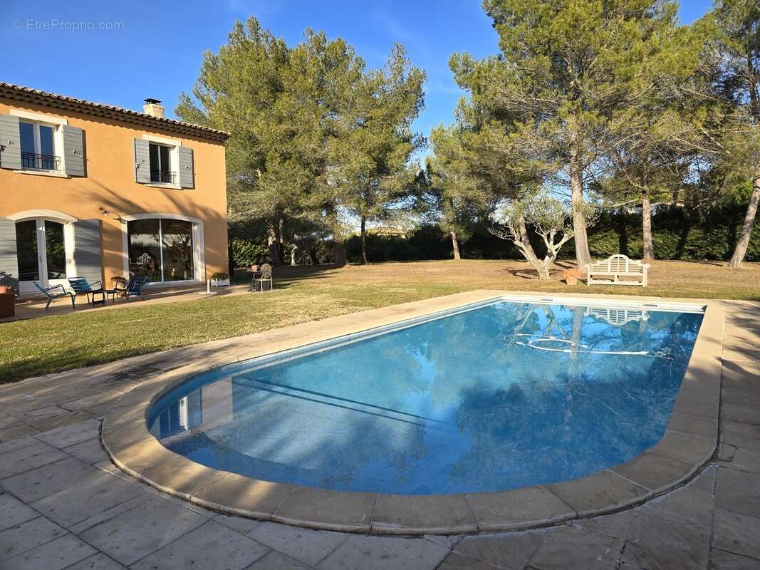 Maison à MEYRARGUES