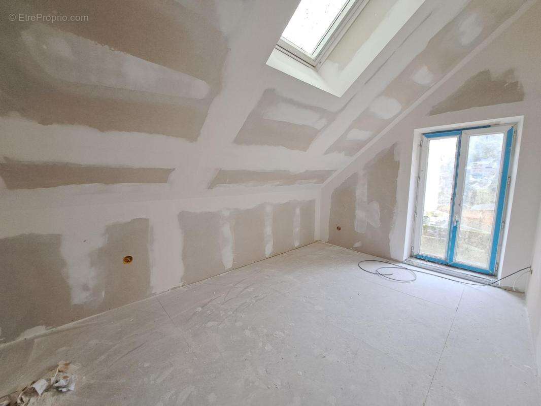 2 maisons, plein centre ville sur un terrain clos - photo 5