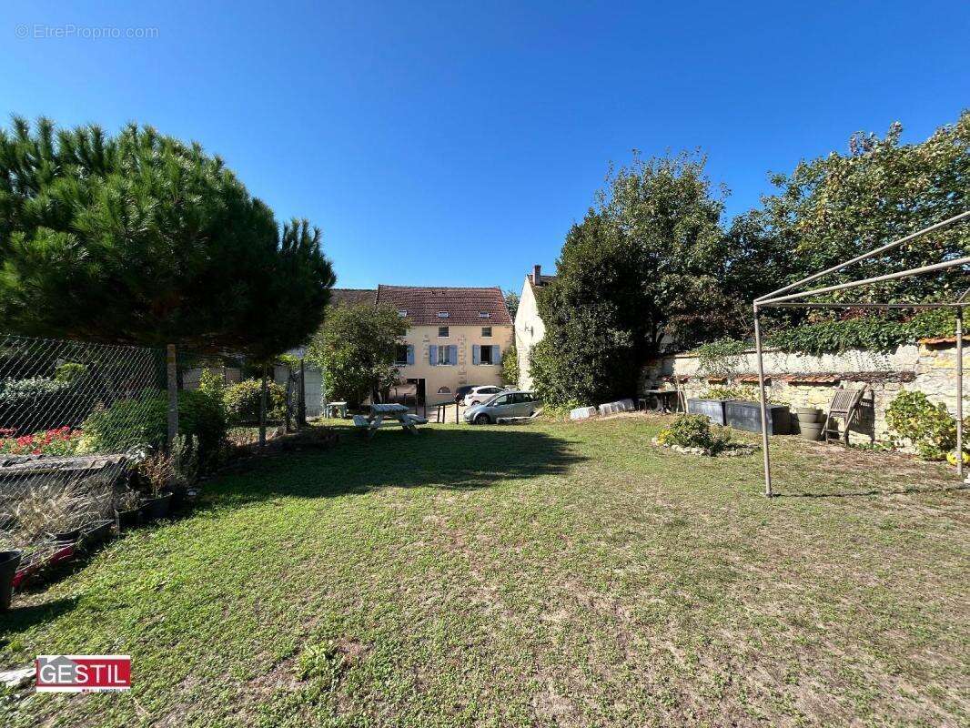 Appartement à NEUVILLE-SUR-OISE