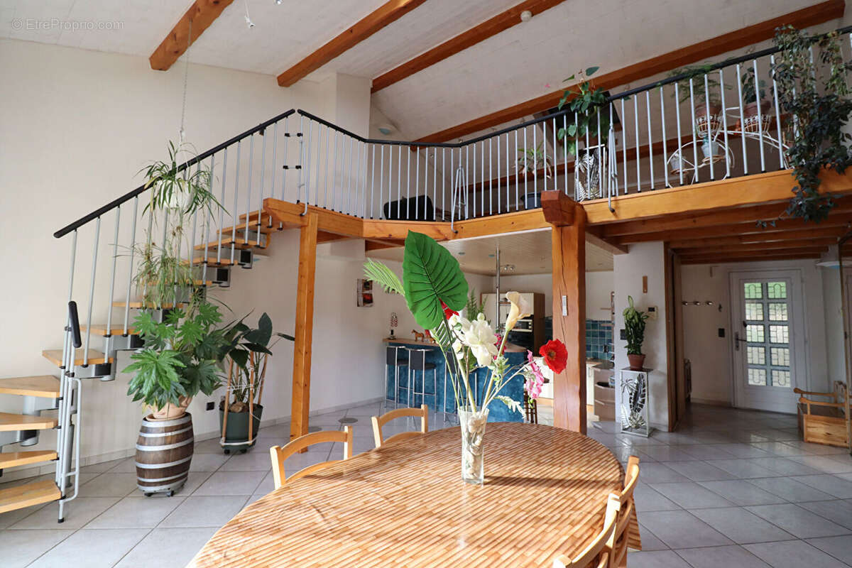 Maison à SAINT-CIERGE-SOUS-LE-CHEYLARD