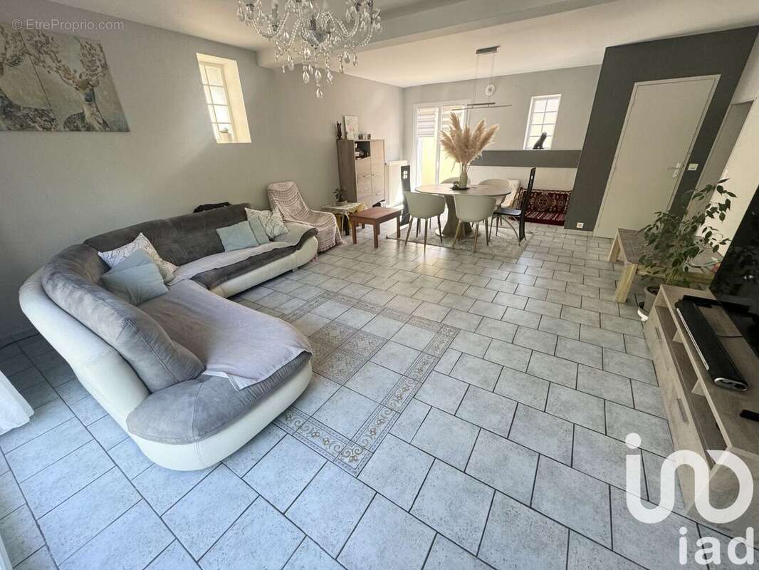 Photo 8 - Maison à LA CHAPELLE-SAINT-MESMIN