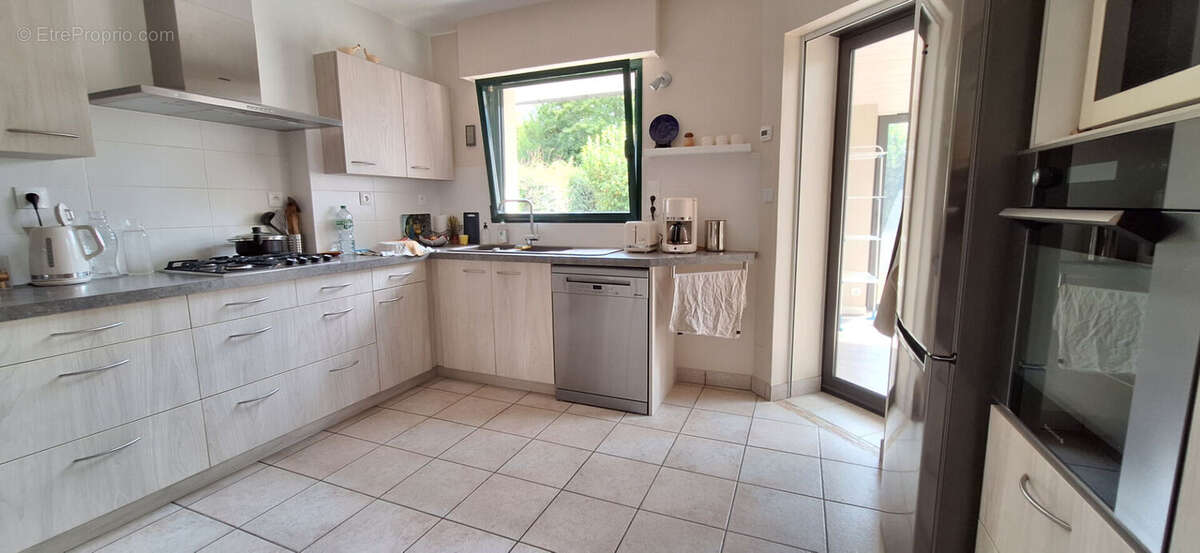 FOUESNANT BOURG - Maison contemporaine de 170 m² sur un joli terrain de 950 m² ! - photo 5