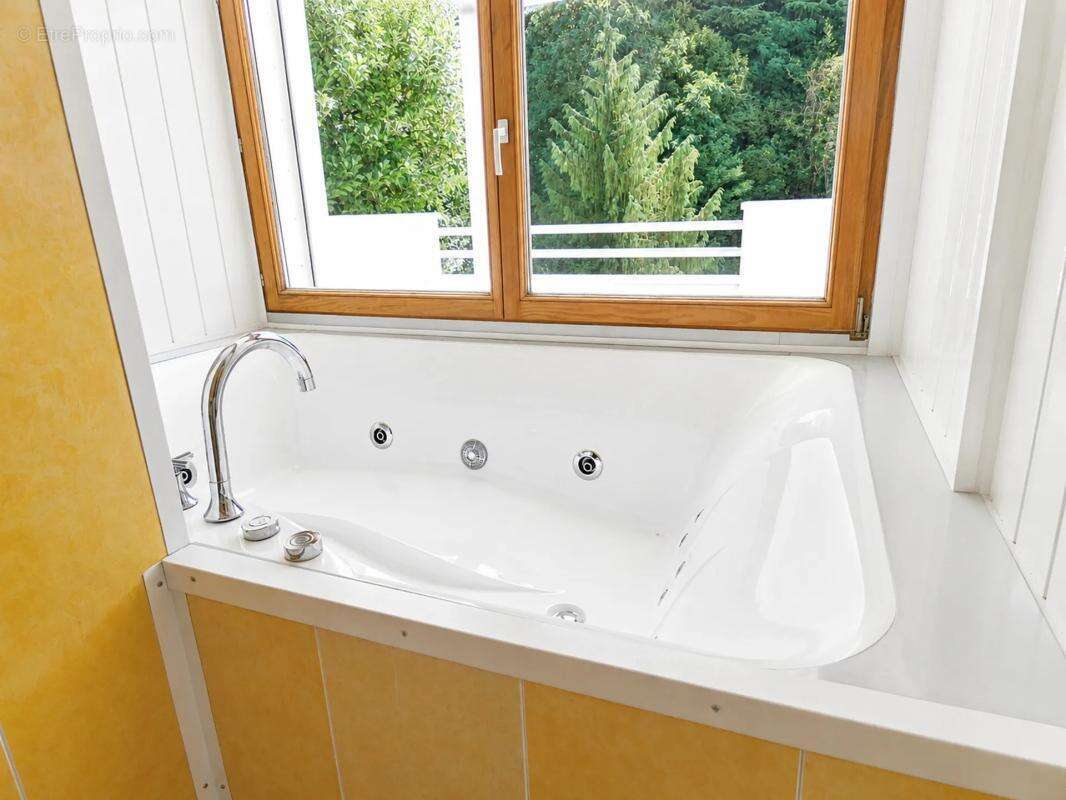 Maison de 8 pièces de 235 m² à Brunstatt-Didenheim - photo 17