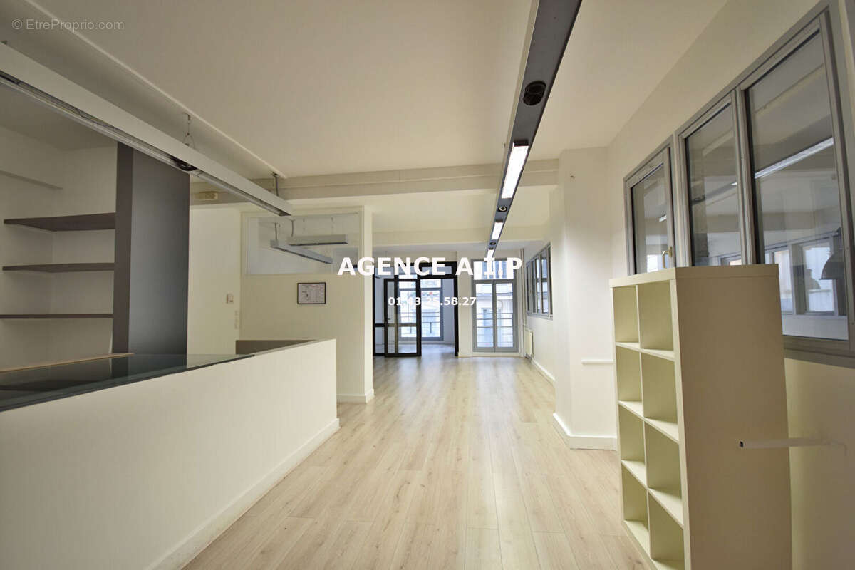 Commerce à PARIS-10E