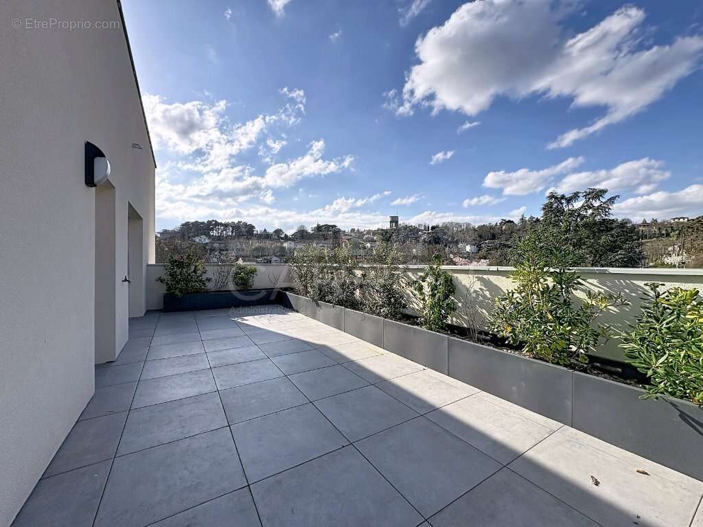 Appartement à RILLIEUX-LA-PAPE