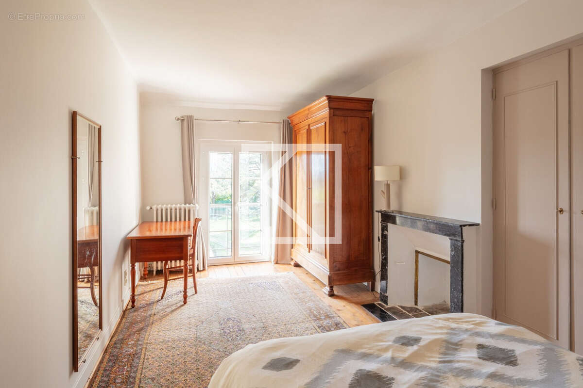 Maison 220 m² à Saint-Pavace  - photo 8