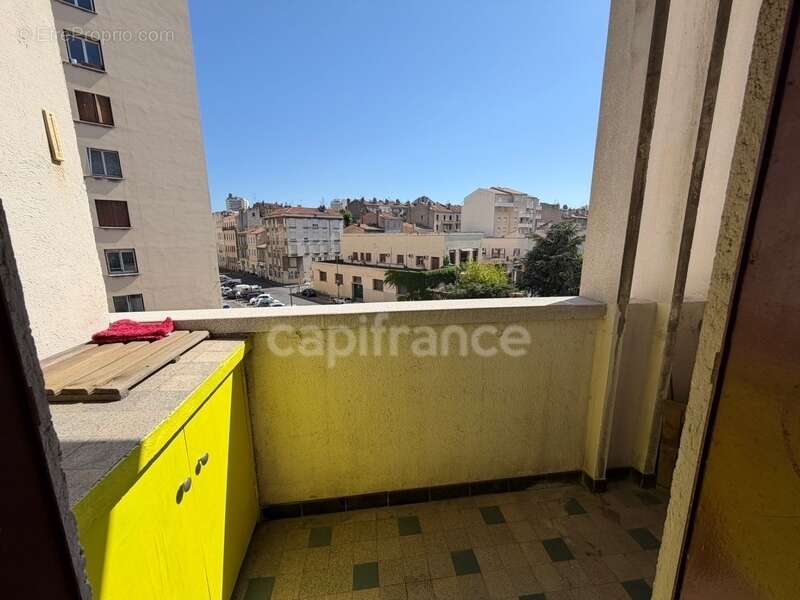 Appartement à MARSEILLE-5E