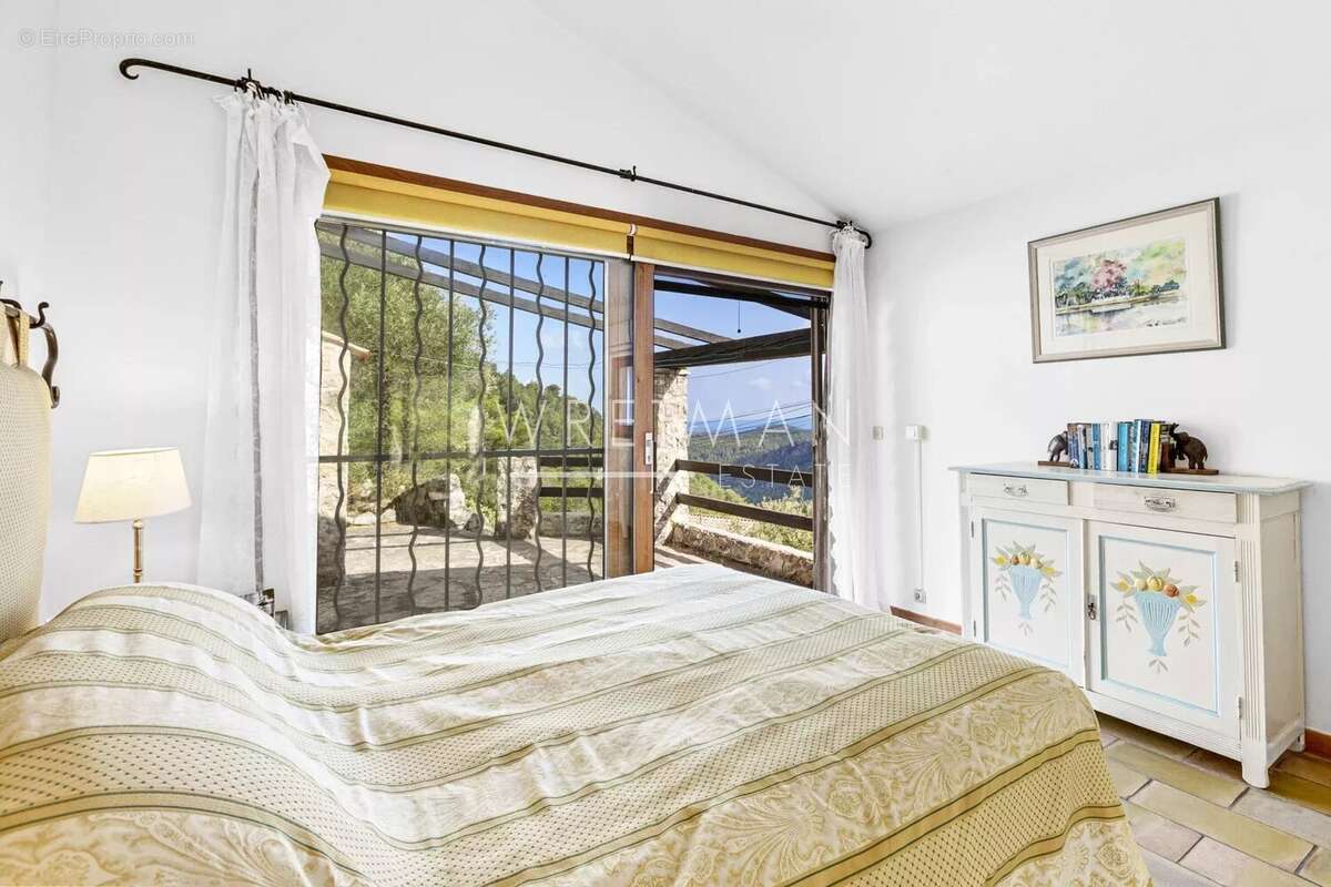 Maison à TOURRETTES-SUR-LOUP