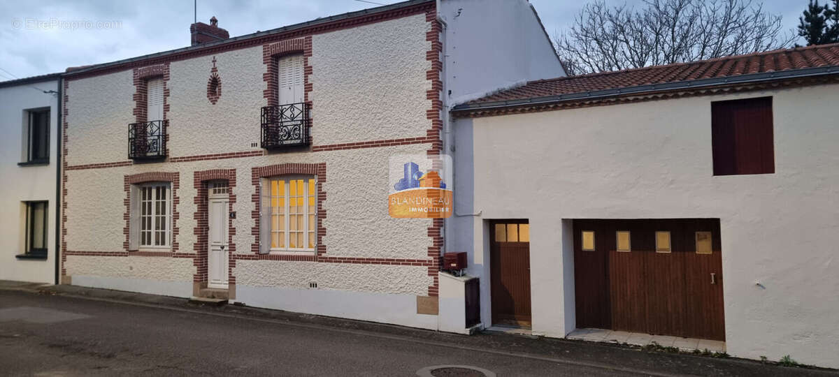 Maison à BOUGUENAIS