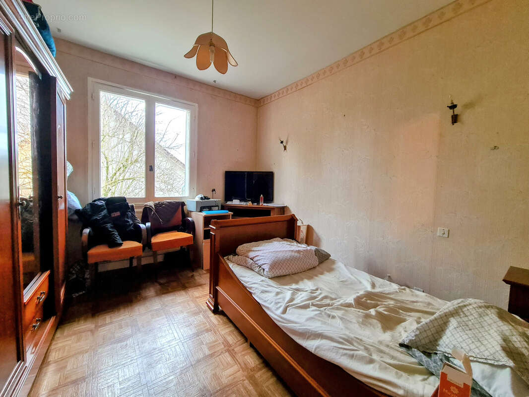 Nevers Pavillon de rapport de 187 m2  sur 641 M2 de jardin loué - photo 11