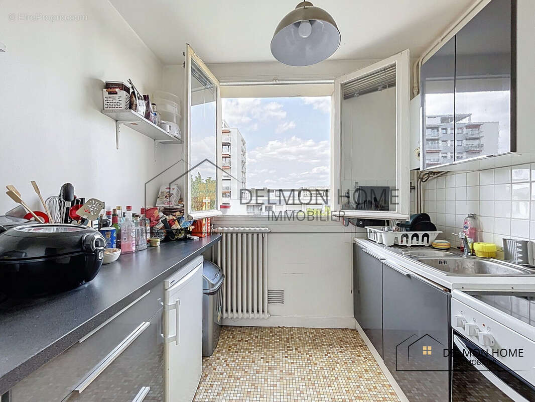 Appartement à COURBEVOIE