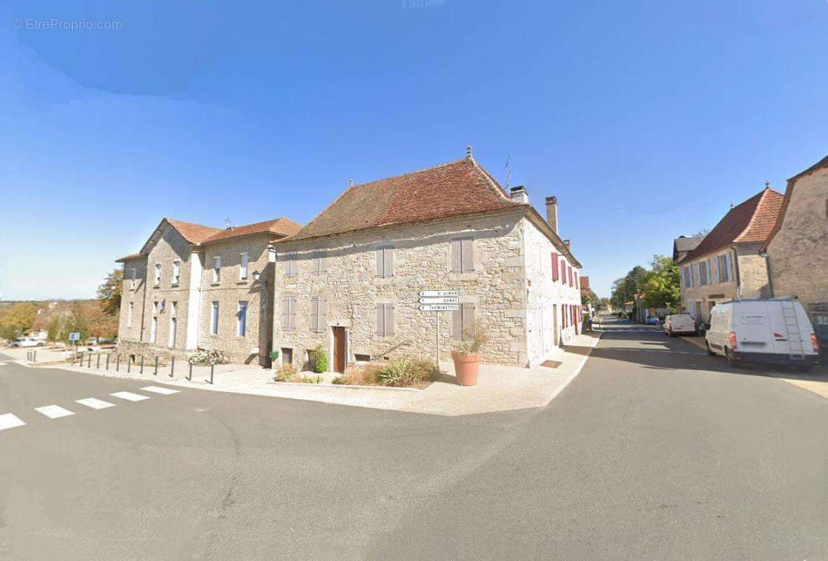 Maison à LIVERNON