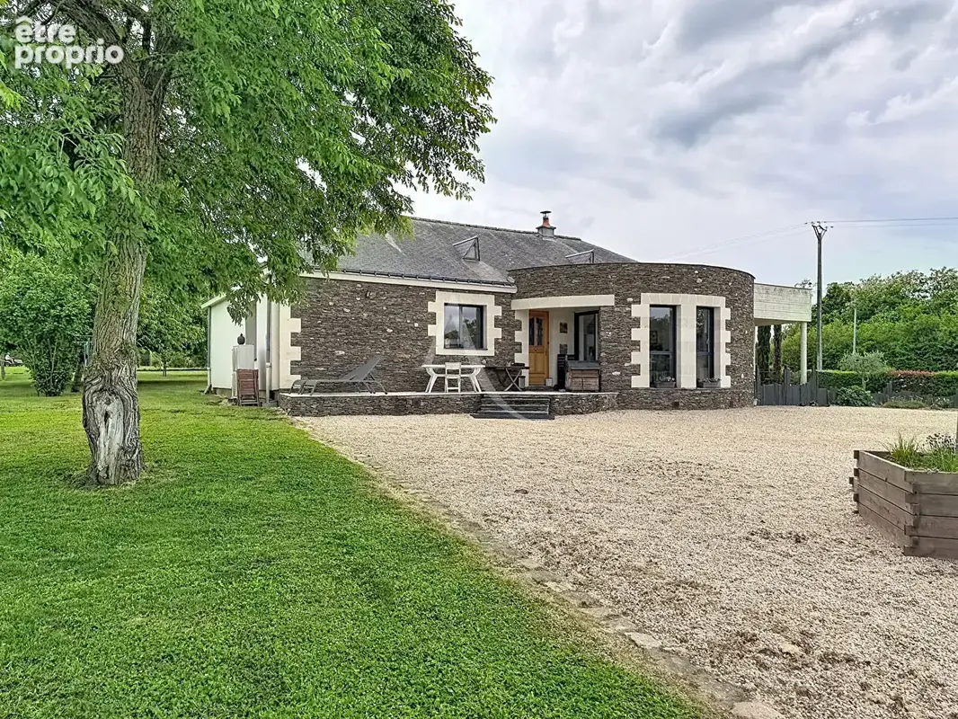Maison à BRISSAC-QUINCE