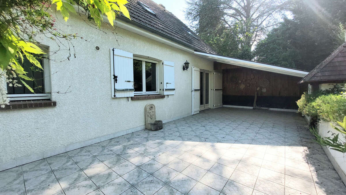 Maison à PONT-SUR-YONNE