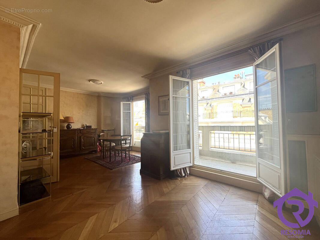 Appartement à ISSY-LES-MOULINEAUX