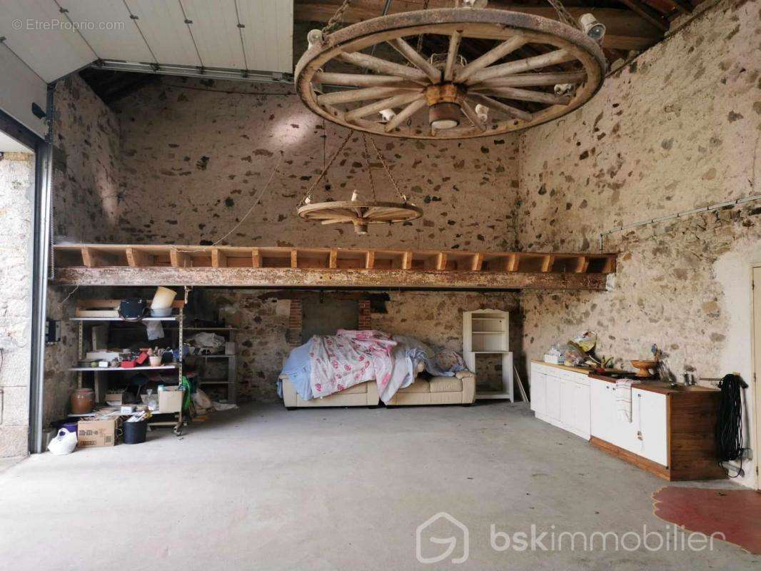 Maison à LA CHAPELLE-ROUSSELIN