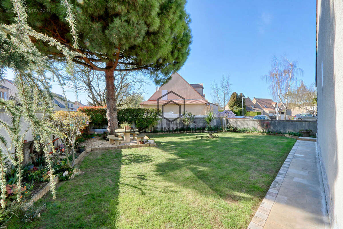 Maison à BRIE-COMTE-ROBERT