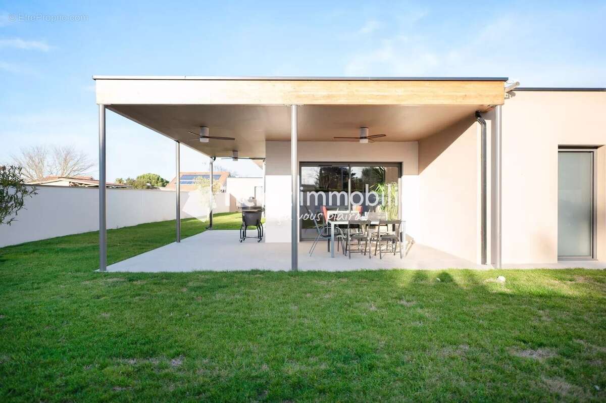 Maison à LA SALVETAT-SAINT-GILLES