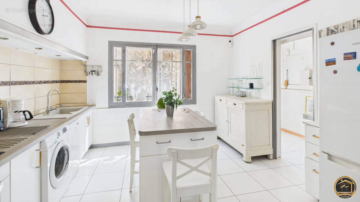 cuisine - Maison à ROQUEFORT-DES-CORBIERES