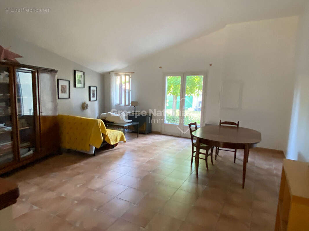 St Remy de Provence, maison + 2 appartements + piscine sur 1234 m² de terrain - photo 10