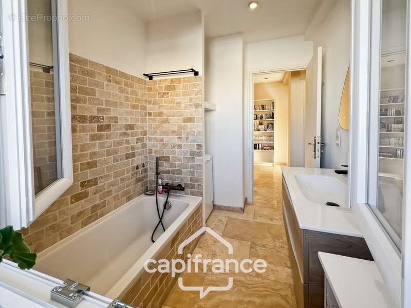 Appartement à HYERES