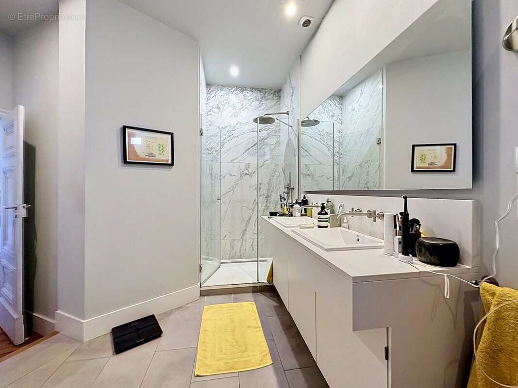 Saint Etienne - Appartement de 135 m². - photo 7