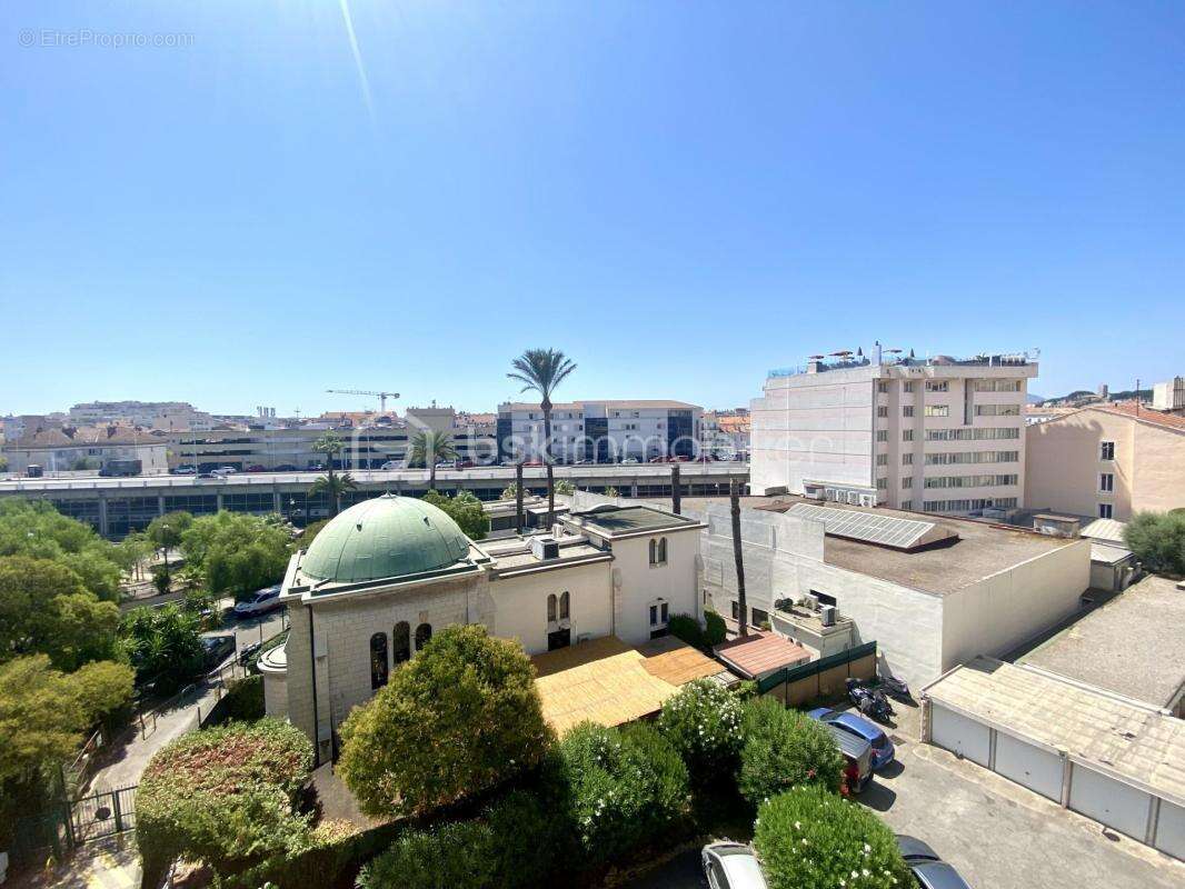 Cannes banane-dernier étage-vue dégagée-cave - parking libre - photo 17