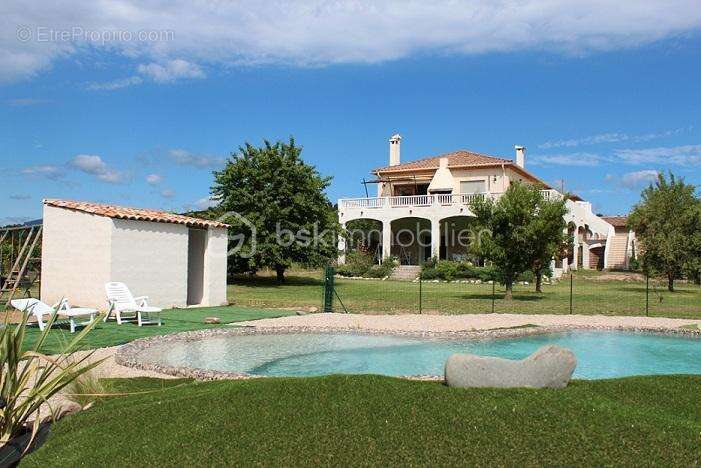 Propriété 7 pièces, 230 m² et 9070 m² de terrain - photo 3