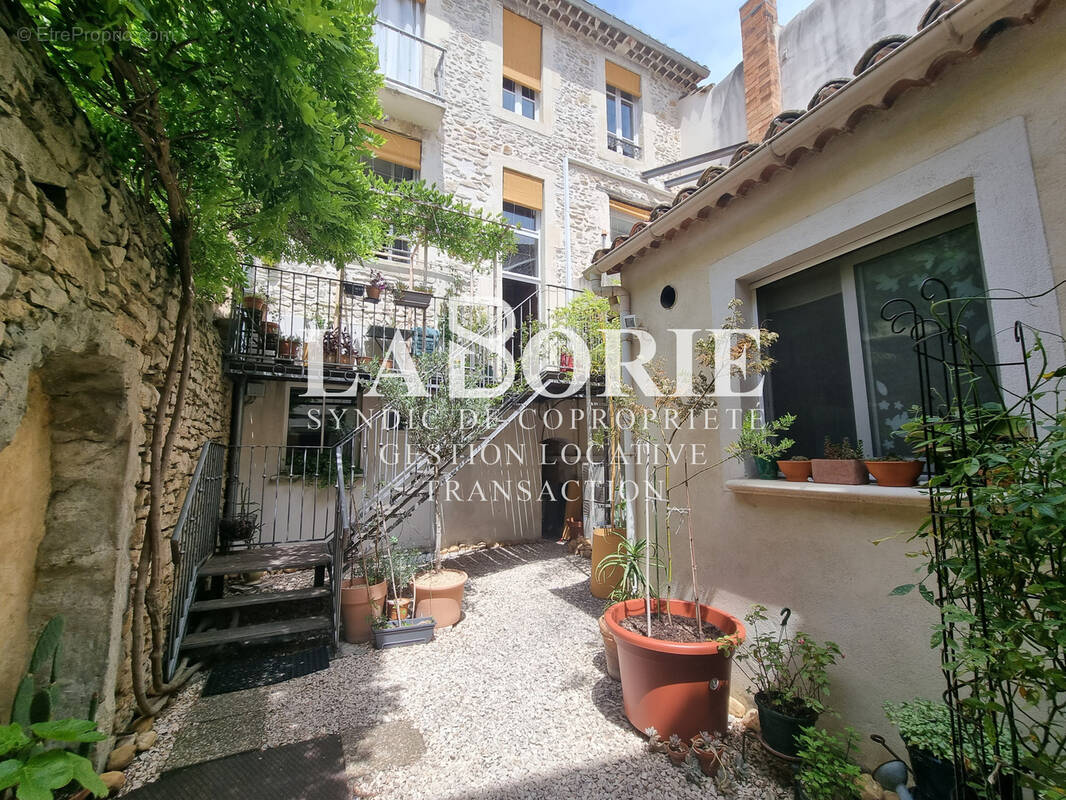 Appartement à BAGNOLS-SUR-CEZE