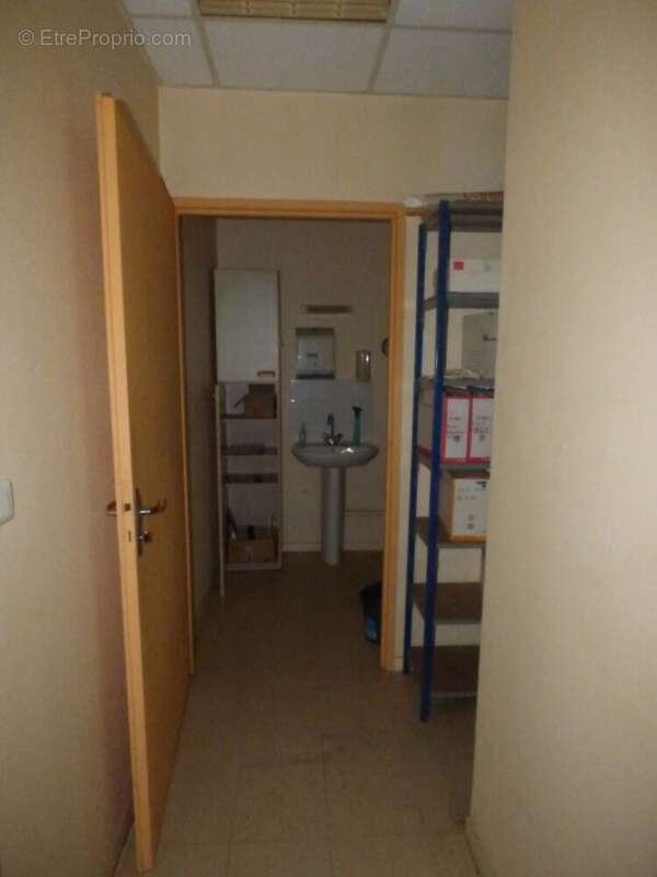 Commerce à MEREVILLE