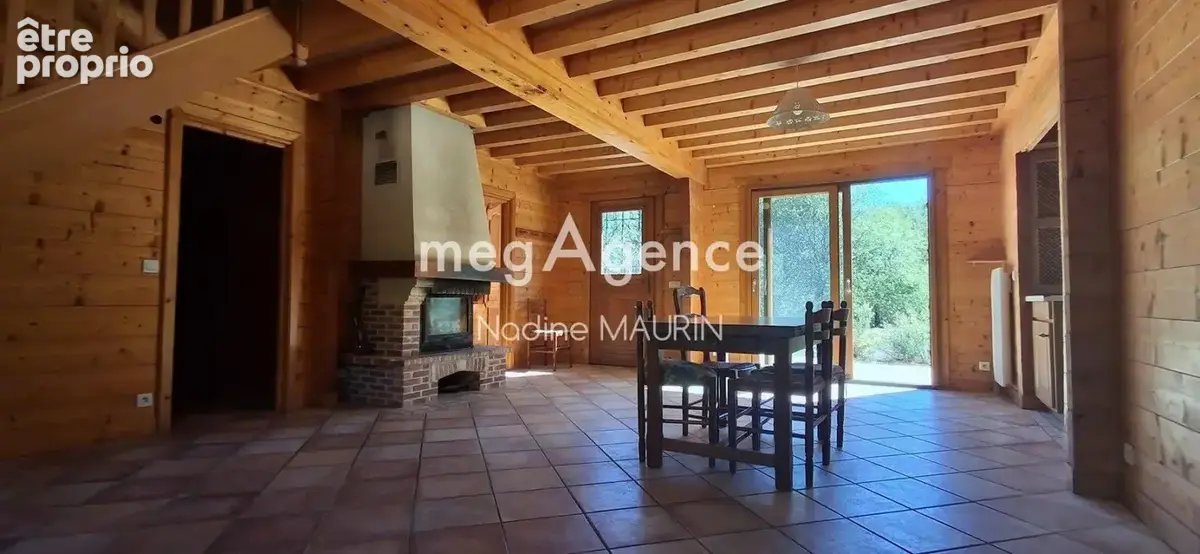 Chalet en bois de 138 m² de 4 chambres sur un terrainde 73862m² - photo 5