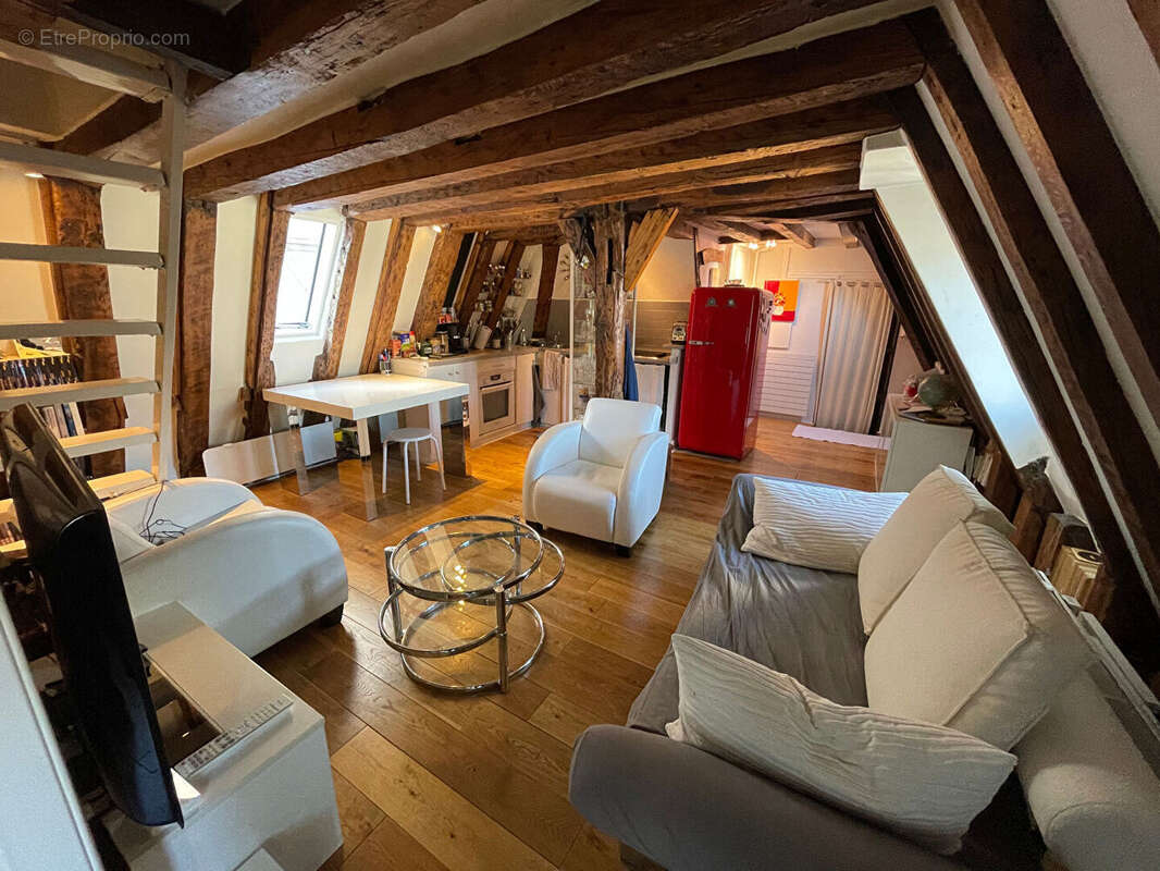 Appartement à PARIS-2E