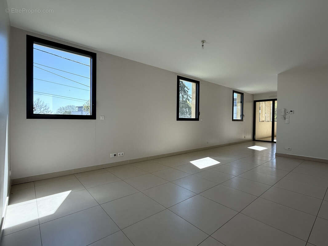 Appartement à CHATEL-SAINT-GERMAIN