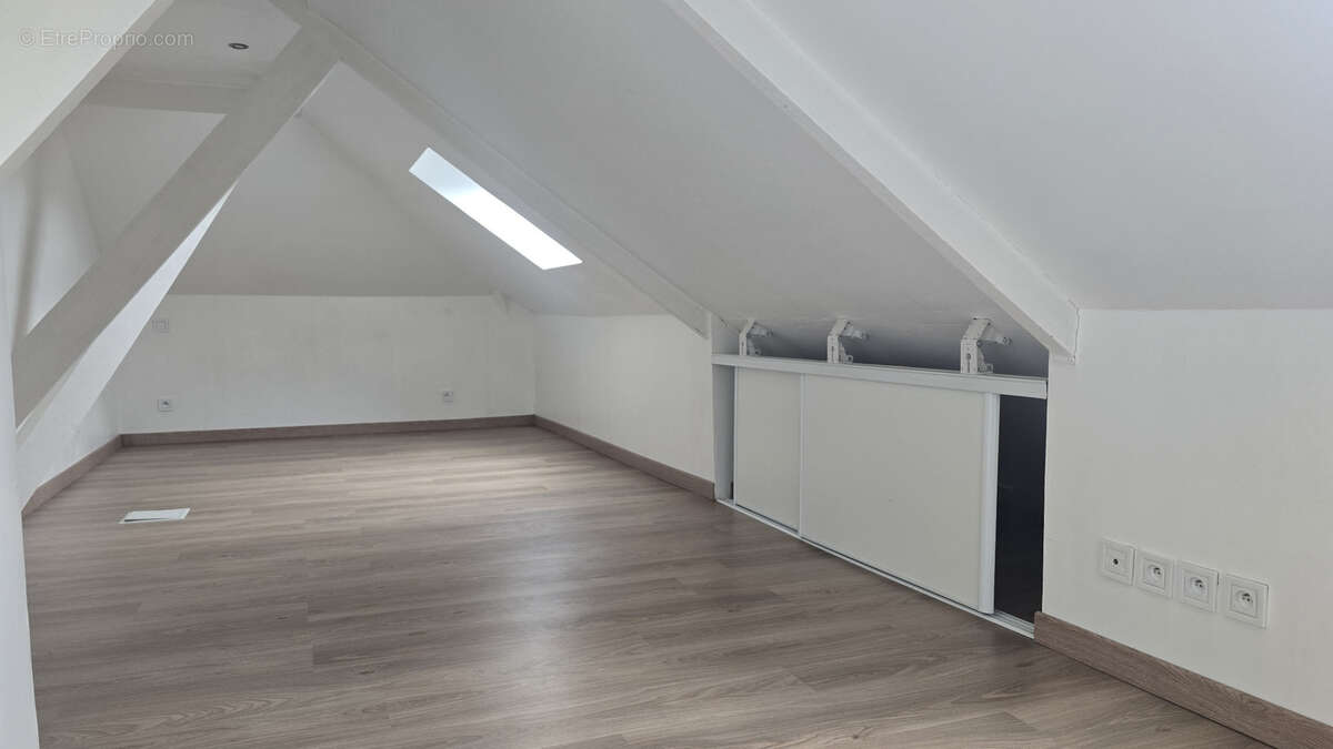 Appartement à LARDY