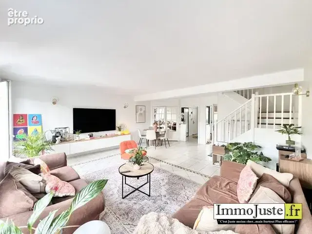 Maison 6 pièces 114 m² à vendre à Elancourt (78990) - photo 4